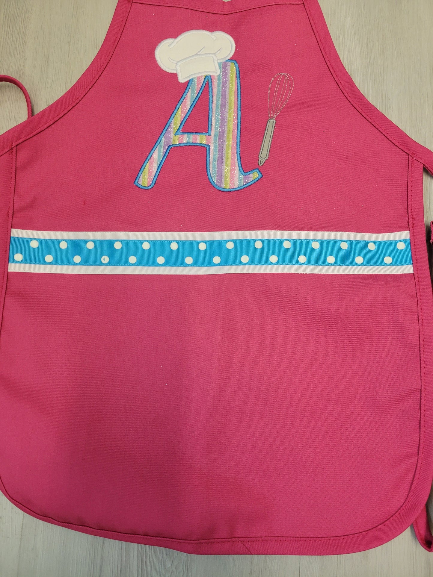 Kids personalized apron with Name and Initial, Glitter fabric embroidered applique, Girls baking apron, Girls Aprons